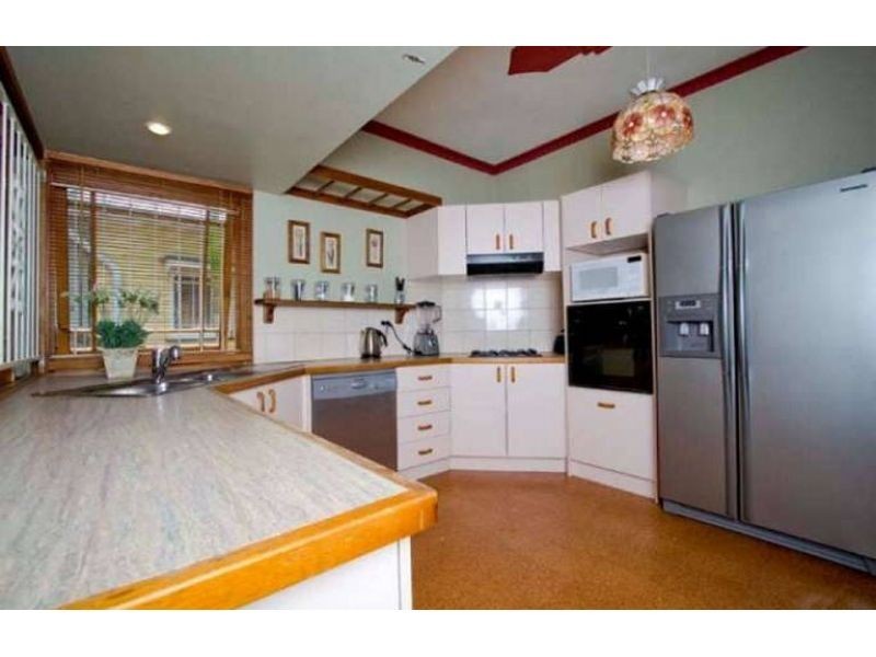 12 Cyril Street, Camp Hill QLD 4152