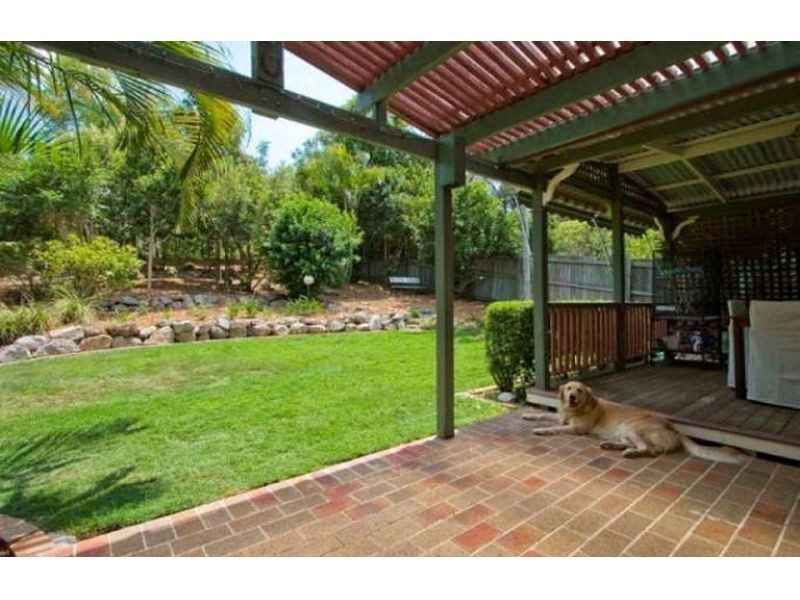 12 Cyril Street, Camp Hill QLD 4152