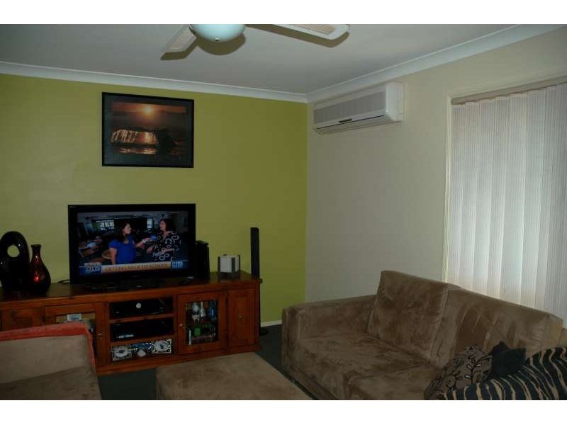 2/119 Greenacre Drive, Arundel QLD 4214