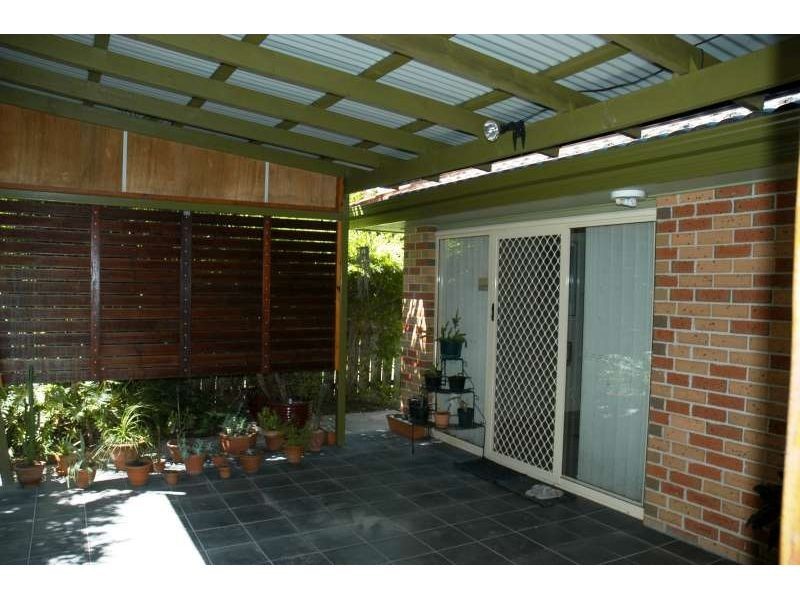 2/119 Greenacre Drive, Arundel QLD 4214