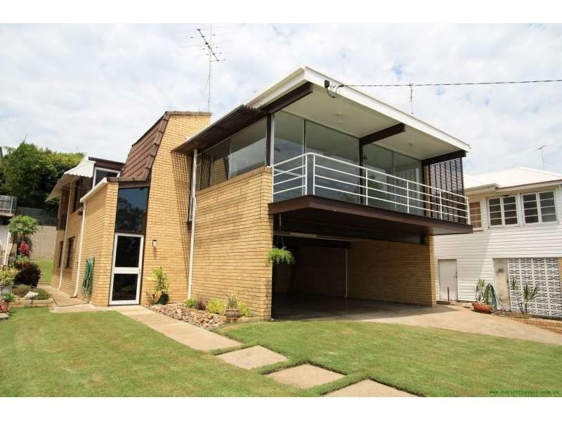 4 Benalla Street, Manly QLD 4179