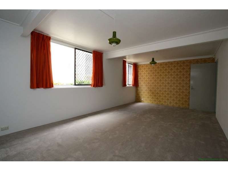4 Benalla Street, Manly QLD 4179