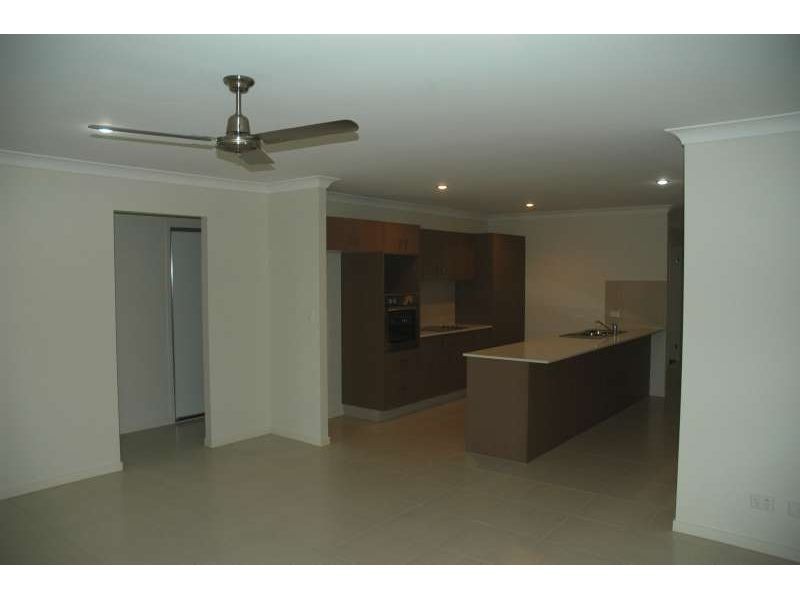 4 Hadrian Crescent, Pacific Pines QLD 4211
