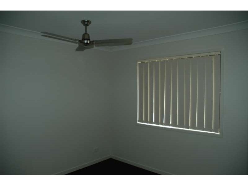 4 Hadrian Crescent, Pacific Pines QLD 4211