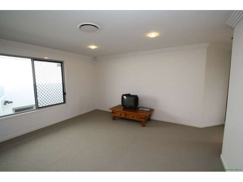 110 Wanda Road, Upper Mount Gravatt QLD 4122