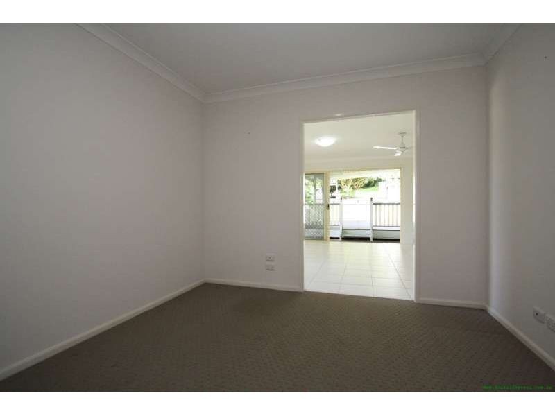 32 Abbotsleigh Street, Holland Park QLD 4121