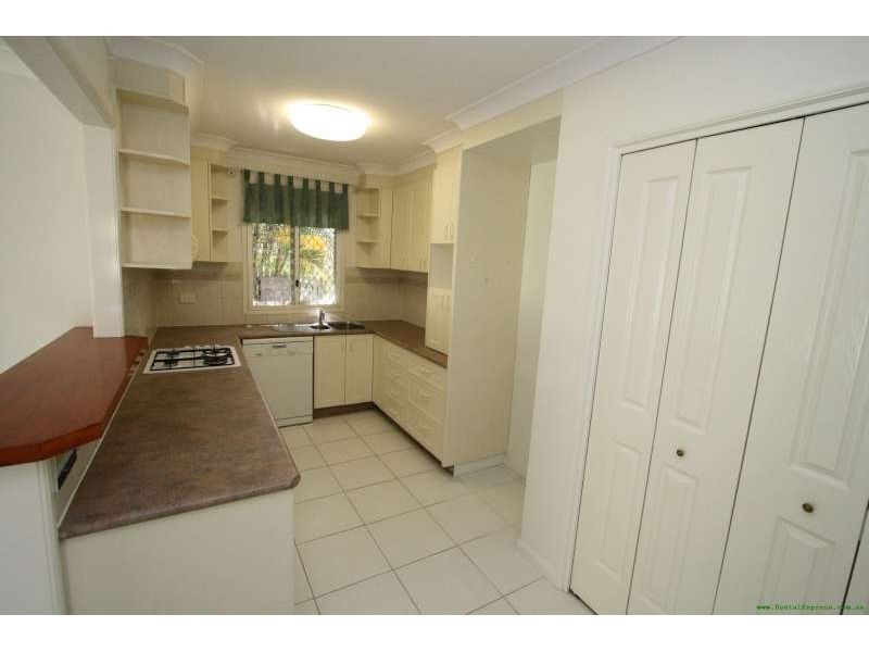 32 Abbotsleigh Street, Holland Park QLD 4121