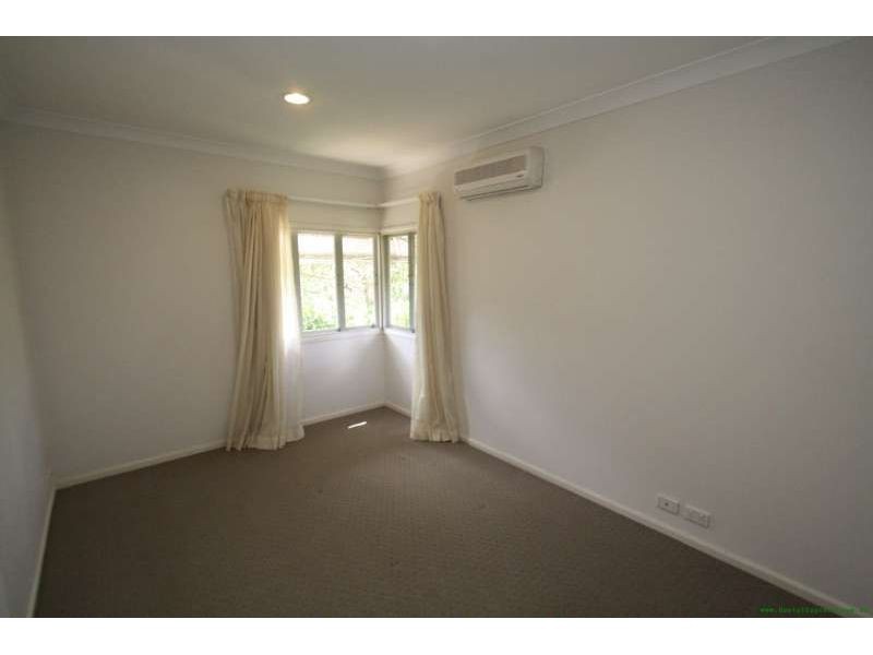 32 Abbotsleigh Street, Holland Park QLD 4121