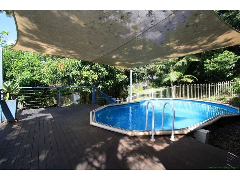 32 Abbotsleigh Street, Holland Park QLD 4121