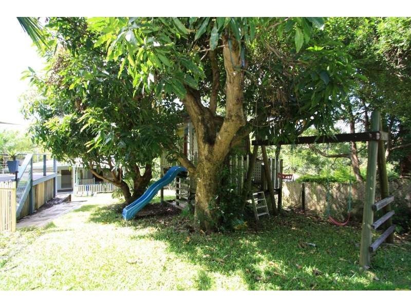 32 Abbotsleigh Street, Holland Park QLD 4121