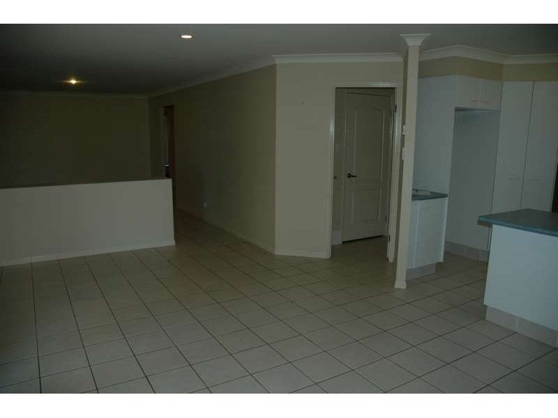17 Maclagen Street, Ormeau QLD 4208