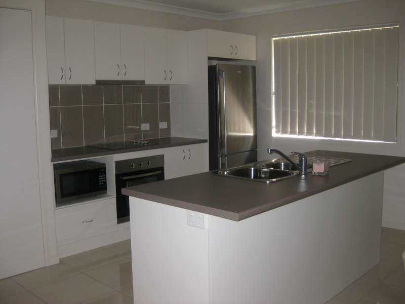 14 Gabrielle Court, Kallangur QLD 4503