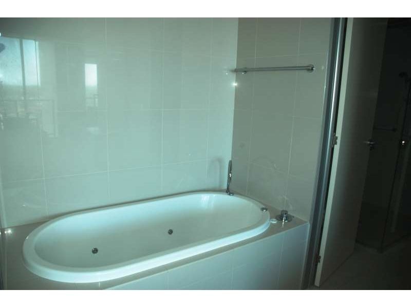 2005/4 Wahroonga Avenue, Surfers Paradise QLD 4217