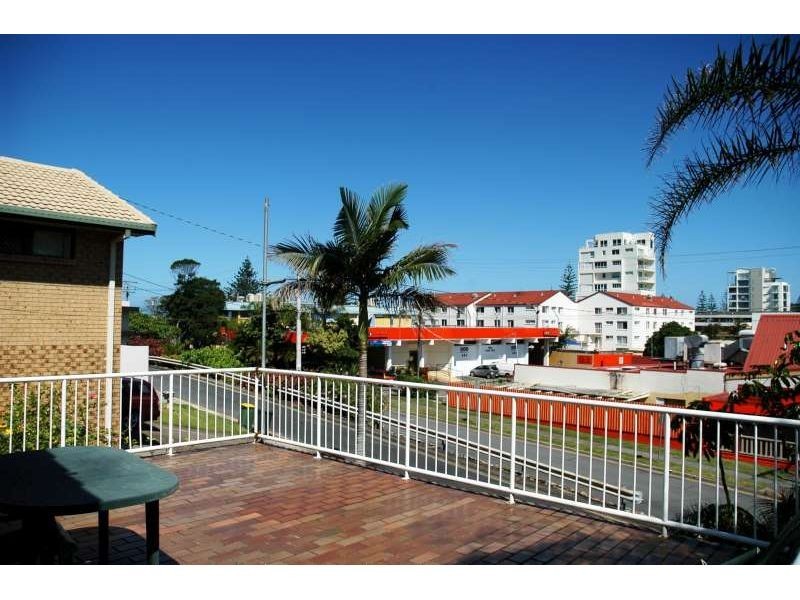 2/17 Kelly Avenue, Miami QLD 4220