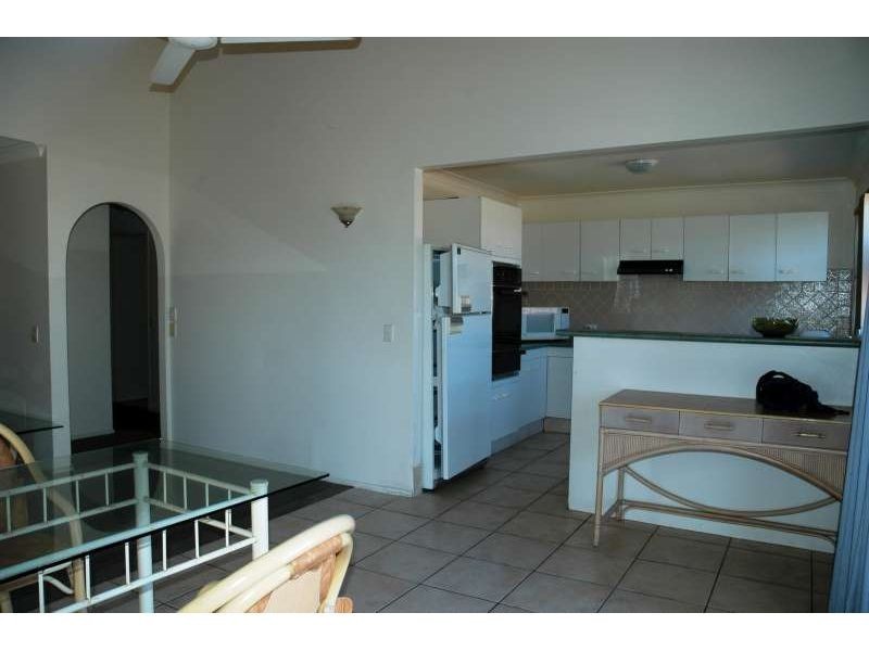 2/17 Kelly Avenue, Miami QLD 4220