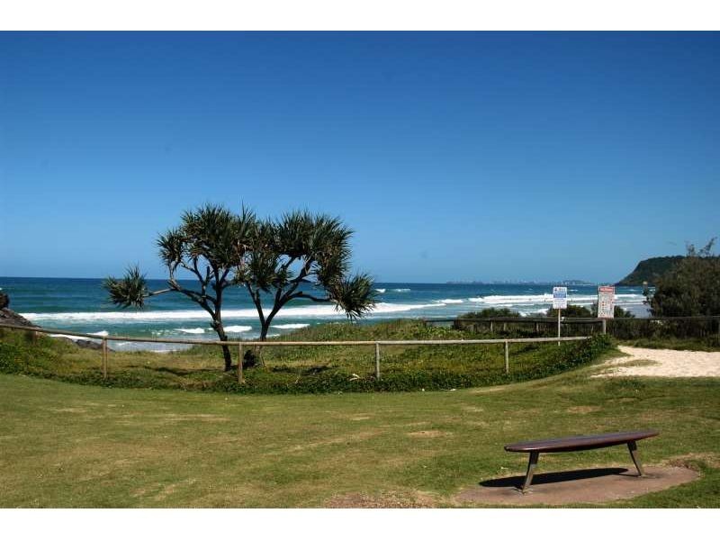 2/17 Kelly Avenue, Miami QLD 4220