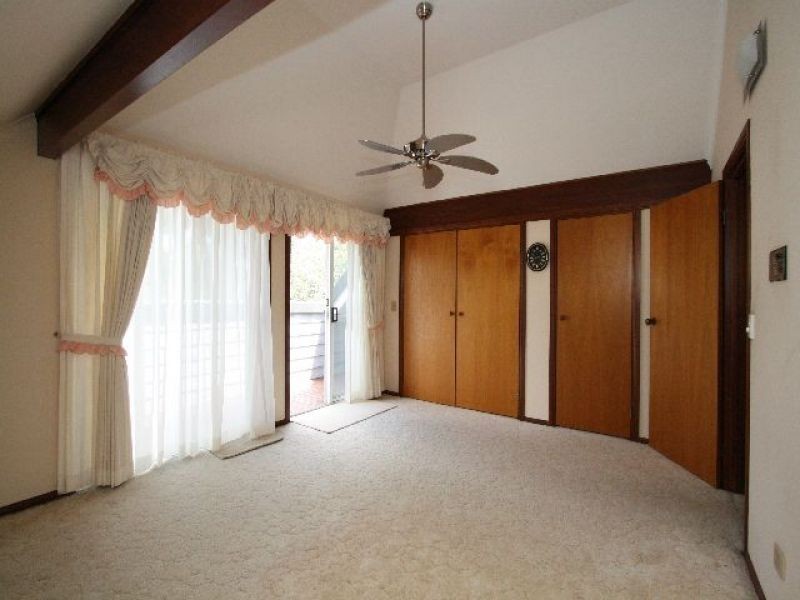 6 Rolls Court, Carindale QLD 4152