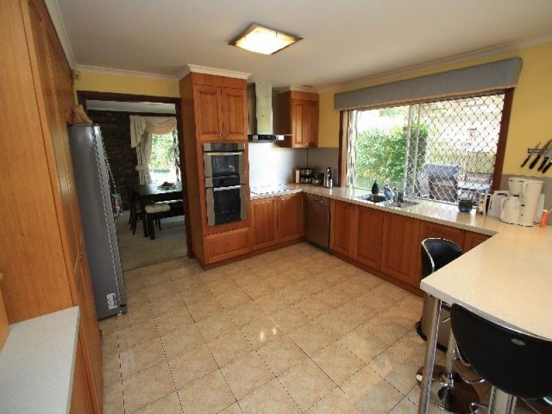 6 Rolls Court, Carindale QLD 4152