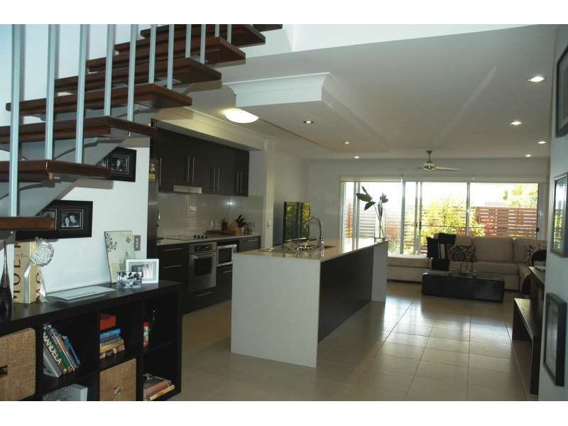 22 Lillie Street, Burleigh Waters QLD 4220