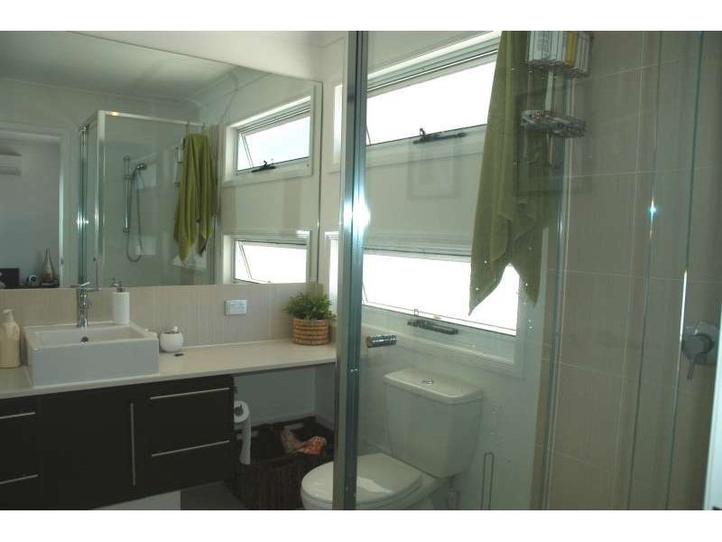 22 Lillie Street, Burleigh Waters QLD 4220