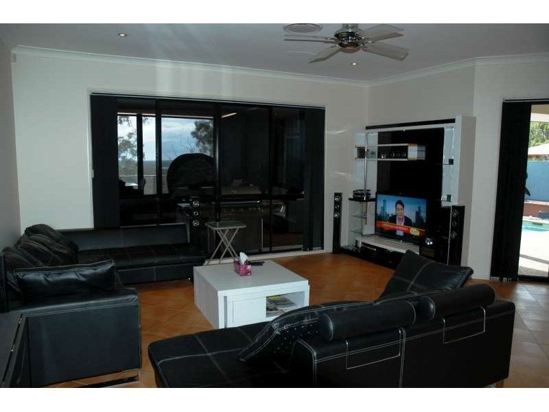 53 Highvale Drive, Helensvale QLD 4212