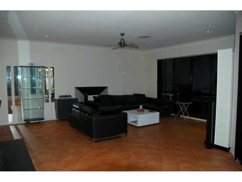 53 Highvale Drive, Helensvale QLD 4212