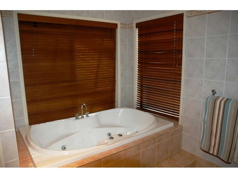 53 Highvale Drive, Helensvale QLD 4212