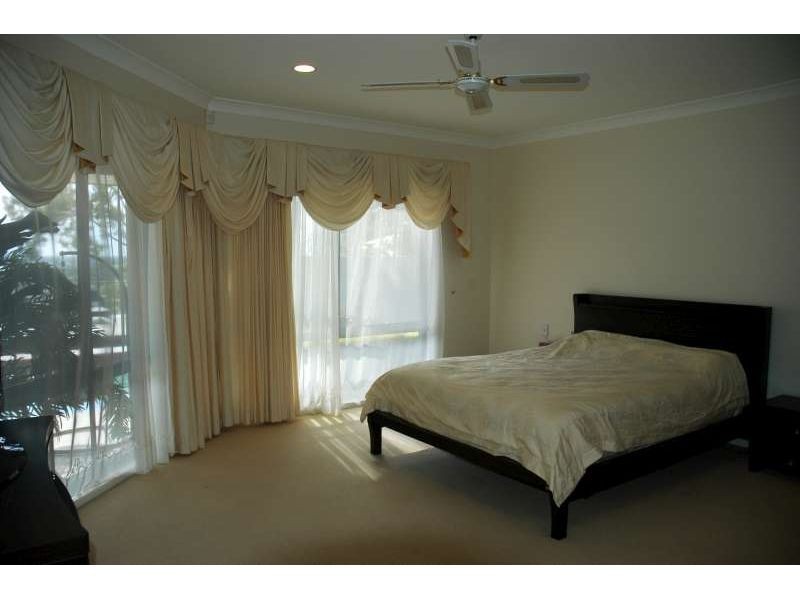 53 Highvale Drive, Helensvale QLD 4212
