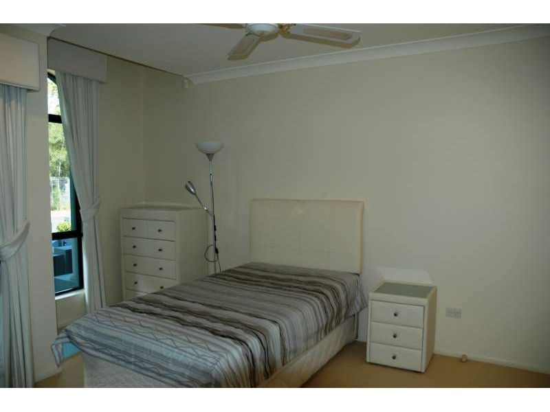 53 Highvale Drive, Helensvale QLD 4212