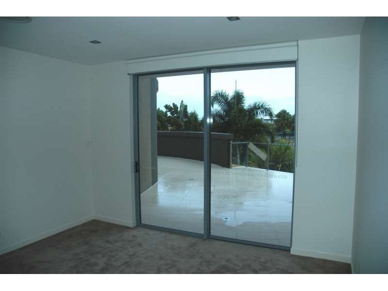 4/3046 Quay South Drive, Carrara QLD 4211