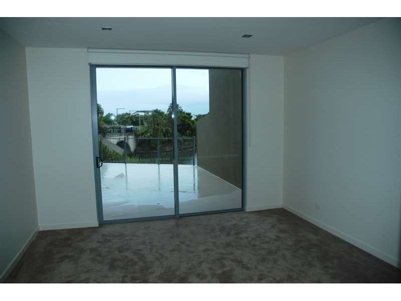 4/3046 Quay South Drive, Carrara QLD 4211