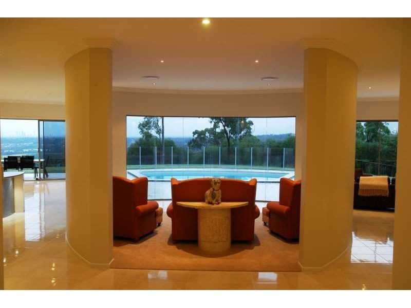 20 Zennith Crescent, Pacific Pines QLD 4211