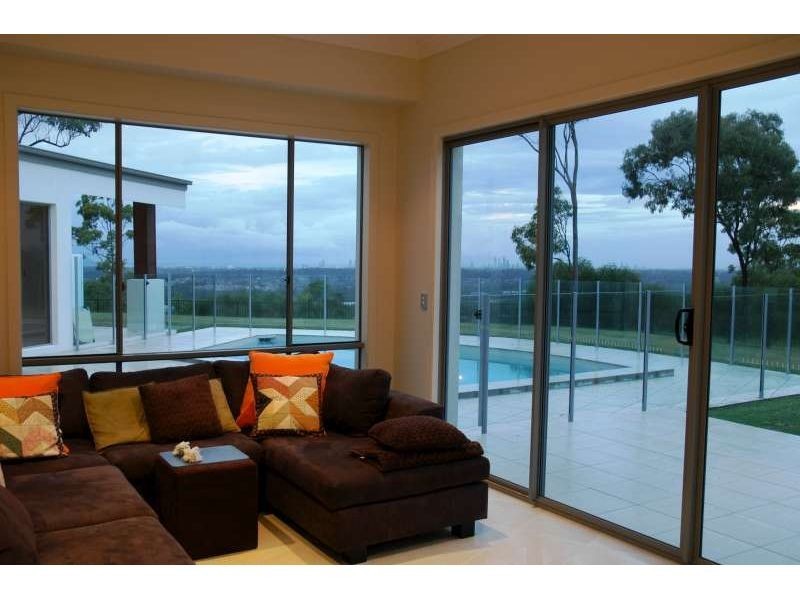 20 Zennith Crescent, Pacific Pines QLD 4211
