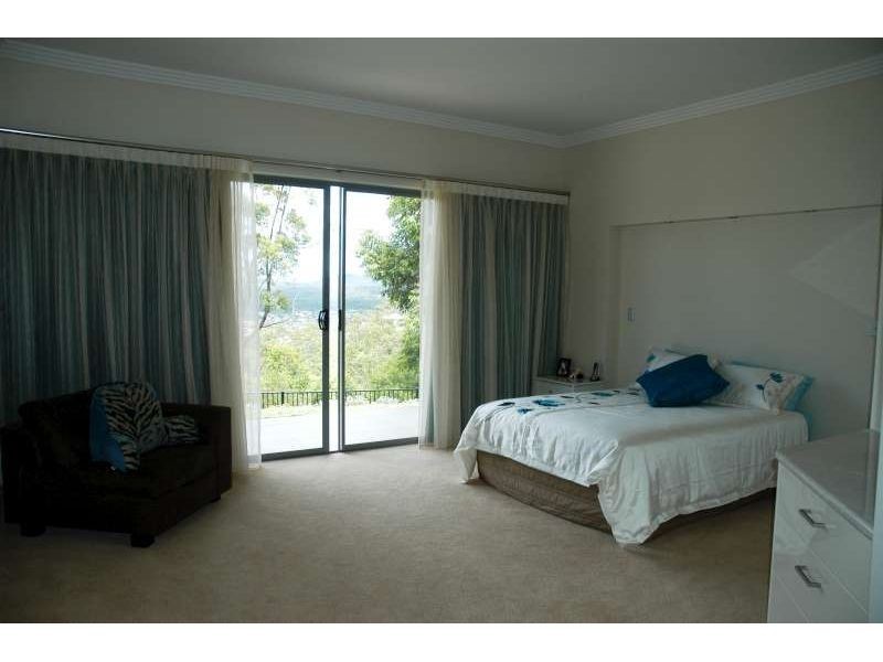 20 Zennith Crescent, Pacific Pines QLD 4211