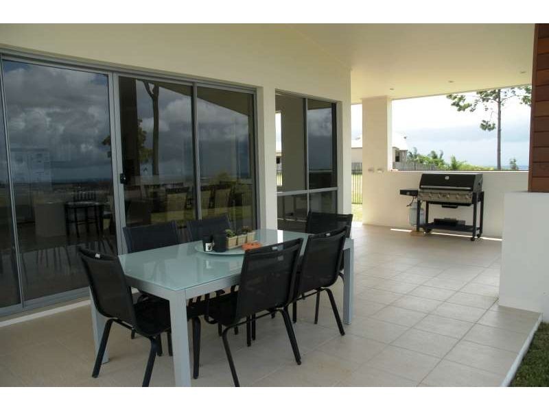 20 Zennith Crescent, Pacific Pines QLD 4211
