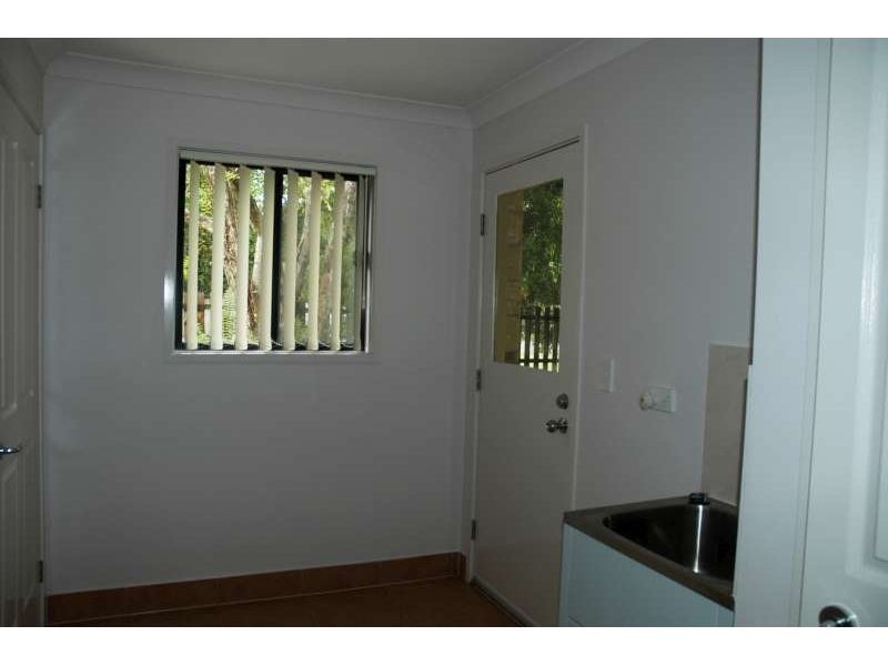 2/18 Freeda Street, Ashmore QLD 4214