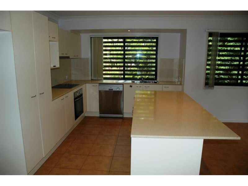 2/18 Freeda Street, Ashmore QLD 4214