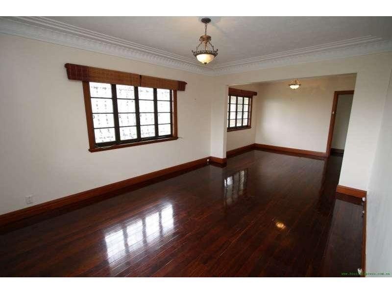 10 Parooba Street, Camp Hill QLD 4152