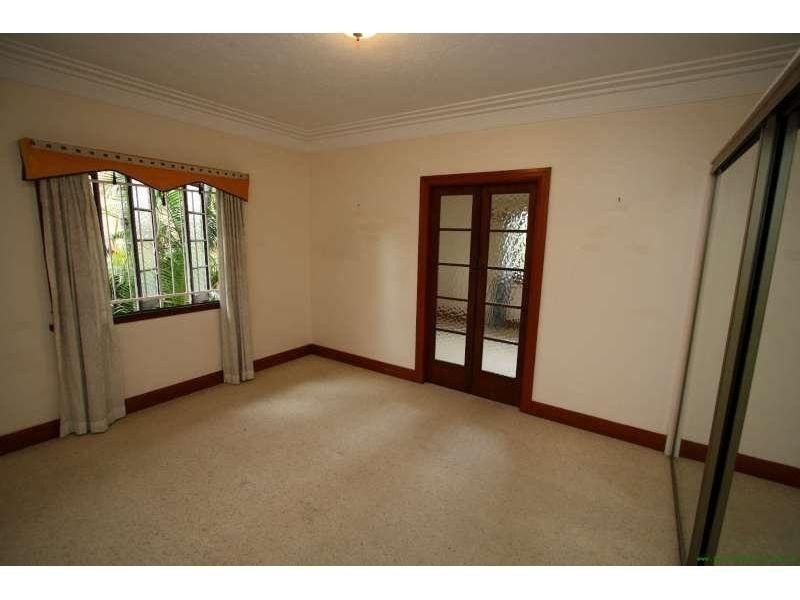 10 Parooba Street, Camp Hill QLD 4152