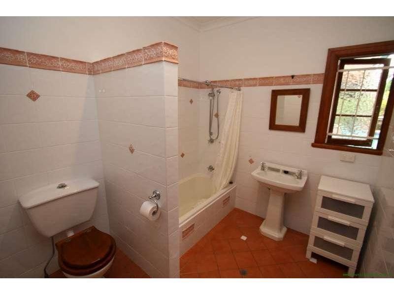 10 Parooba Street, Camp Hill QLD 4152