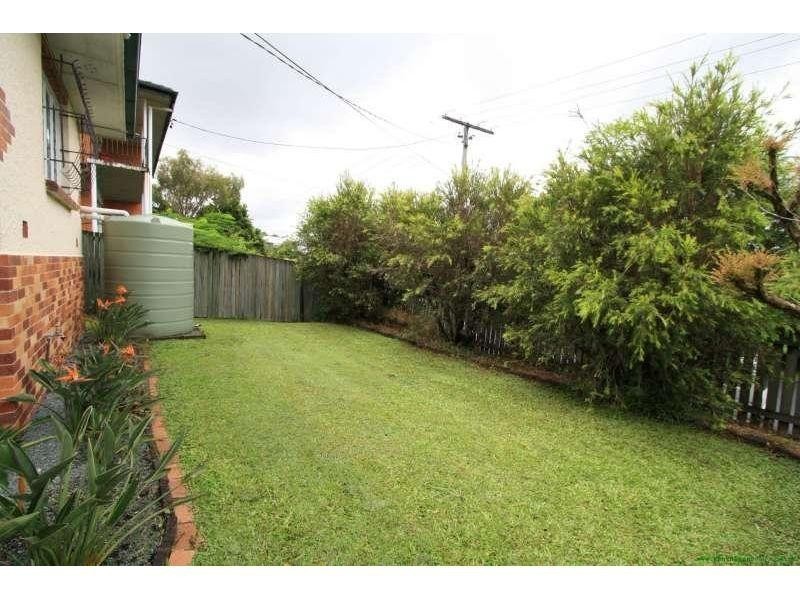 10 Parooba Street, Camp Hill QLD 4152