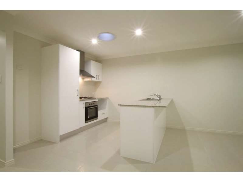 2, 7 Thistle Street, Upper Caboolture QLD 4510