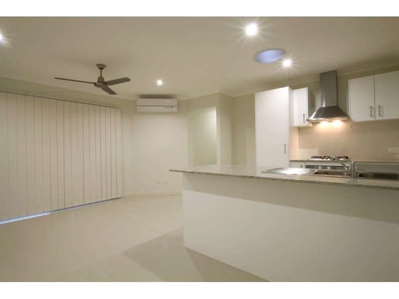 2, 7 Thistle Street, Upper Caboolture QLD 4510