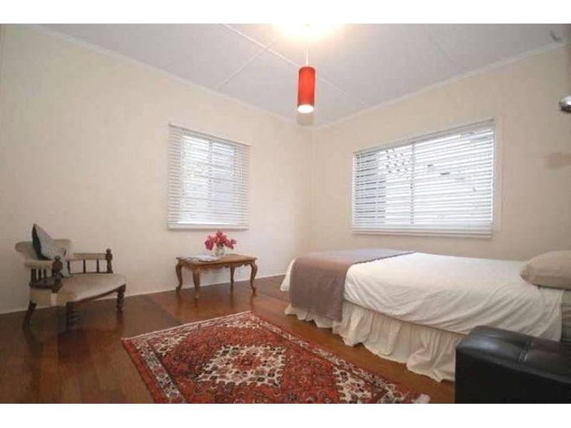 80 Willmington Street, Newmarket QLD 4051