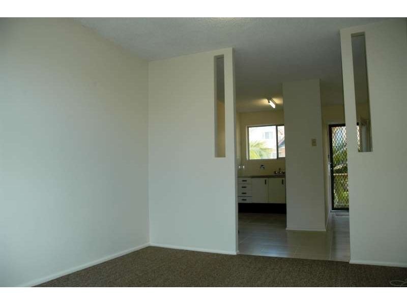 8, 224 Marine Parade, Labrador QLD 4215