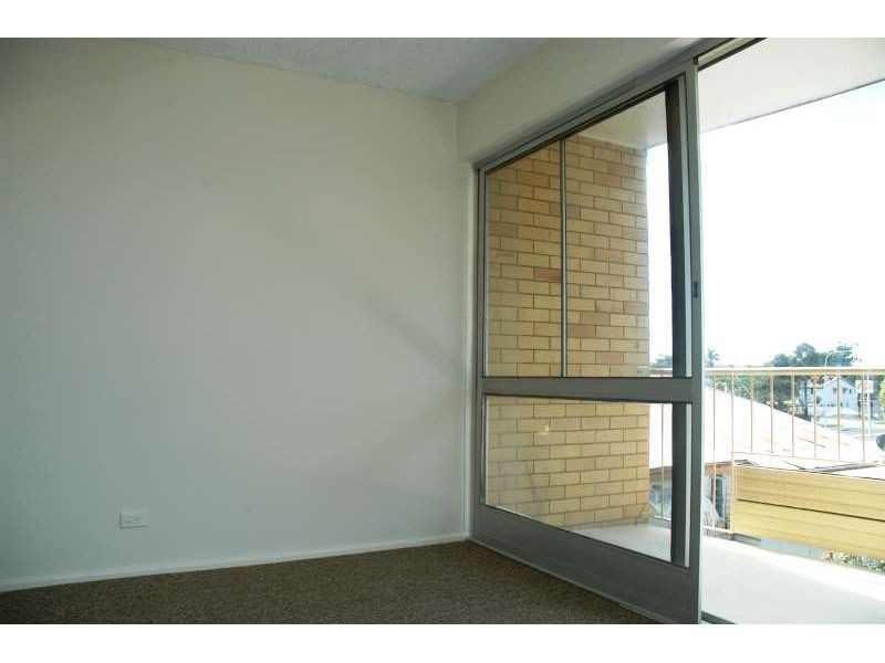 8, 224 Marine Parade, Labrador QLD 4215