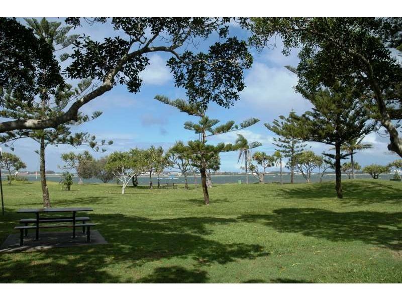 8, 224 Marine Parade, Labrador QLD 4215