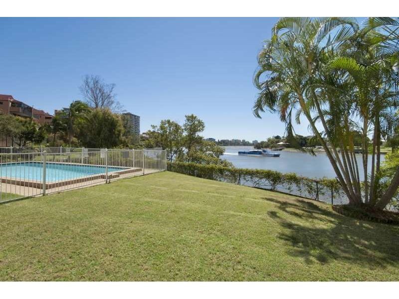 12/2 Sandford Street, St Lucia QLD 4067