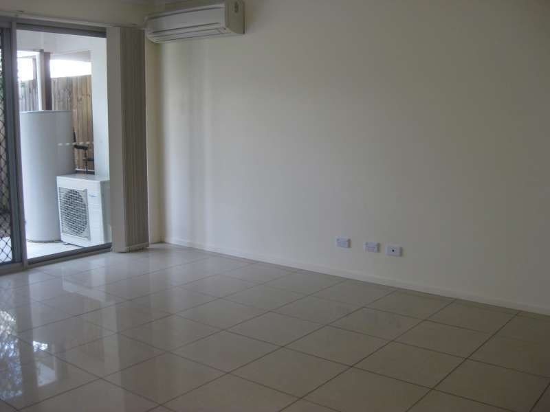 2/105 King Street, Caboolture QLD 4510