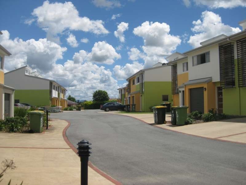 2/105 King Street, Caboolture QLD 4510